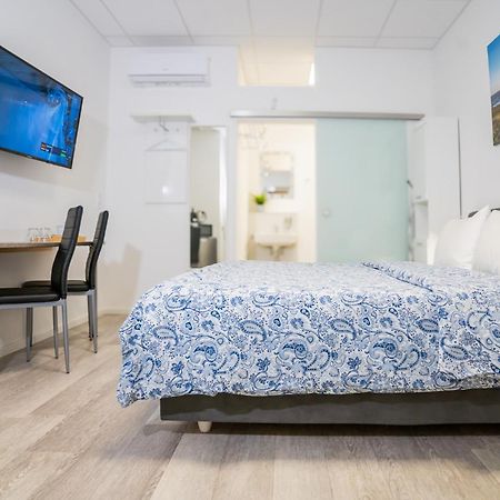 Private Room #1 With King Size, Ground Floor, Ac, Only 2Min To Rab Ramstein-Miesenbach Dış mekan fotoğraf