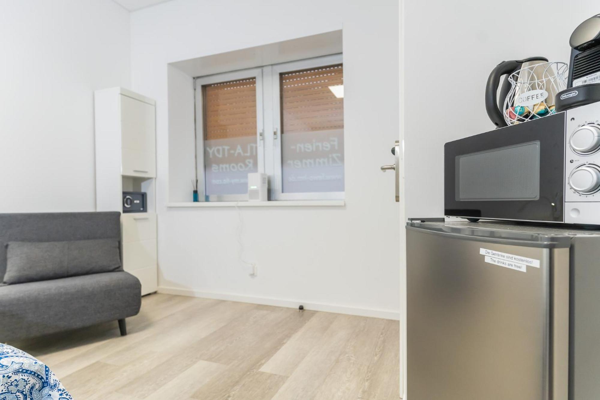 Private Room #1 With King Size, Ground Floor, Ac, Only 2Min To Rab Ramstein-Miesenbach Dış mekan fotoğraf